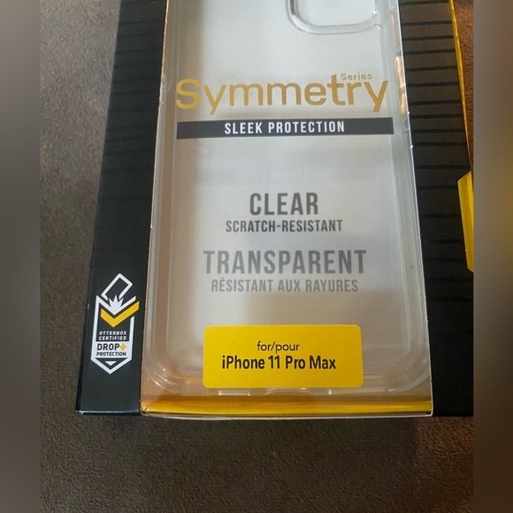 iPhone 11 Pro Max and iPhone Xs Max Otterbox Case
Symmetry Series Clear - Picture 3 of 4